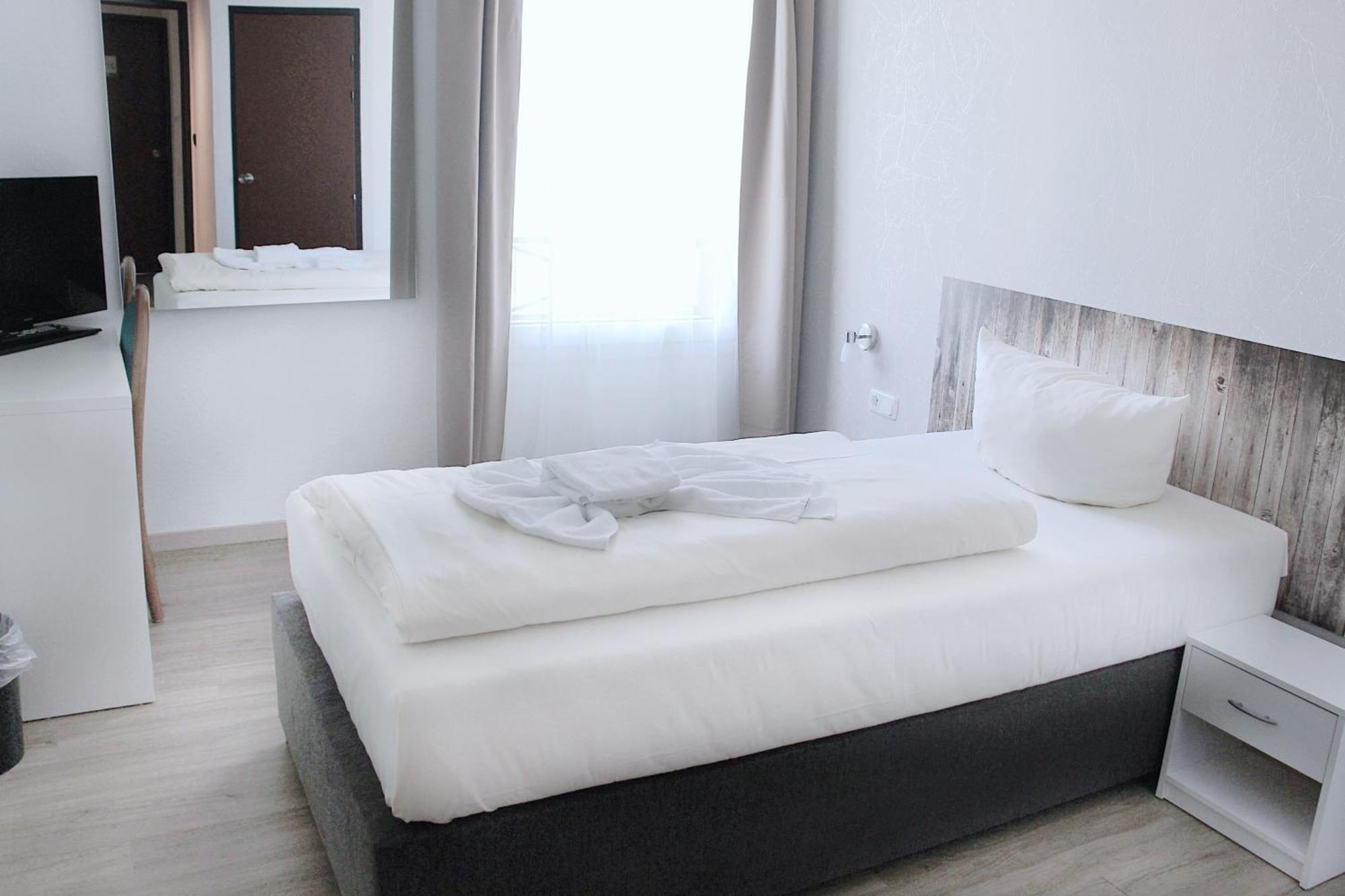 Hotel Leipzig West Schkeuditz Zimmer foto